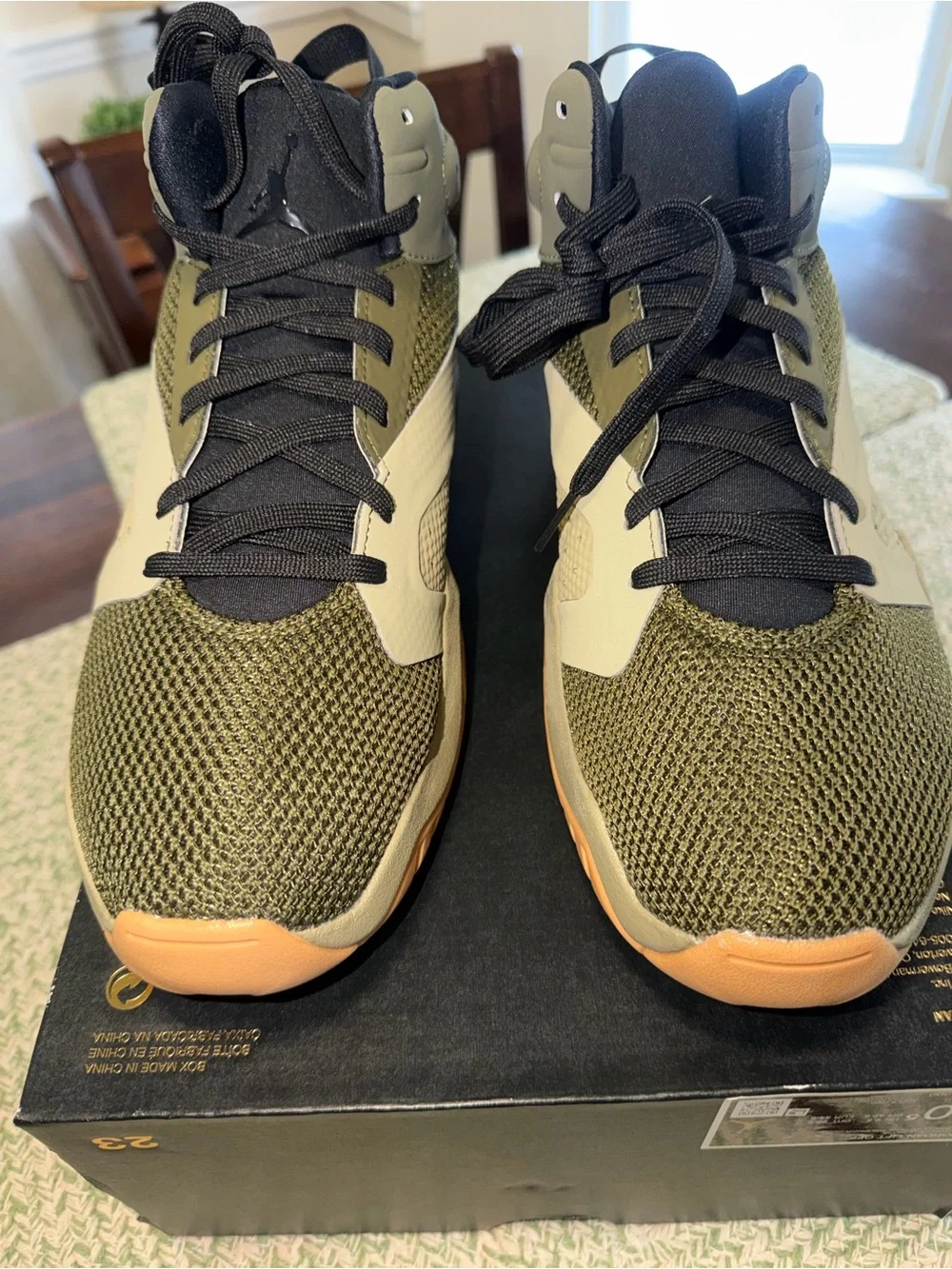 Jordan Men’s Lift Off Sneakers size 10.5 new/box without lid!!